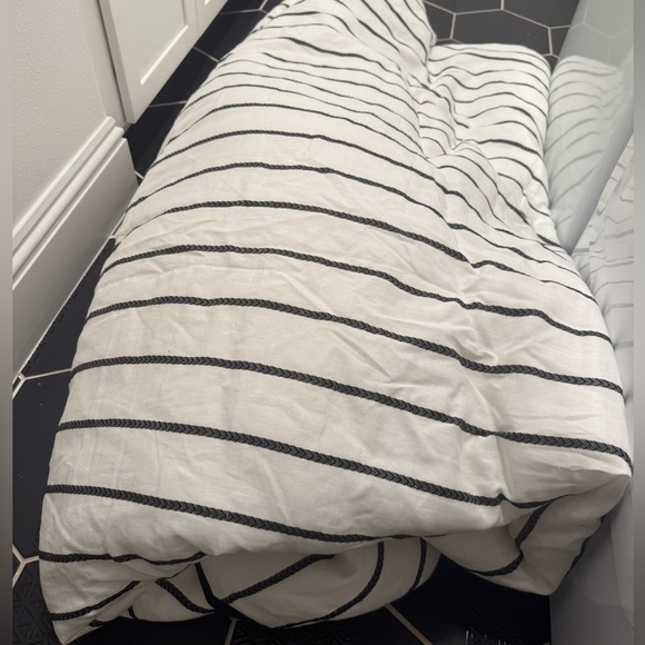 BARCLAY BUTERA LIFESTYLE Eastern accents king bedding cover comforter - Picture 6 of 16